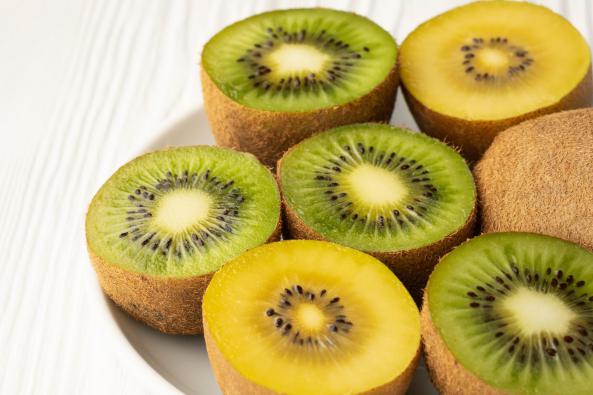 What Are Differences between Golden and Green Kiwi?