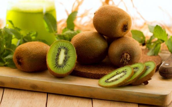 Persian Kiwi in Different Types